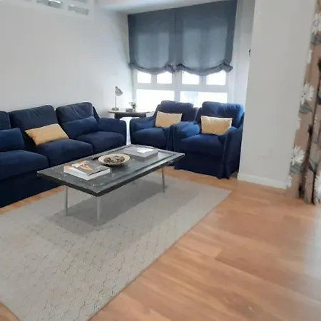 Urban El Postigo Homestay