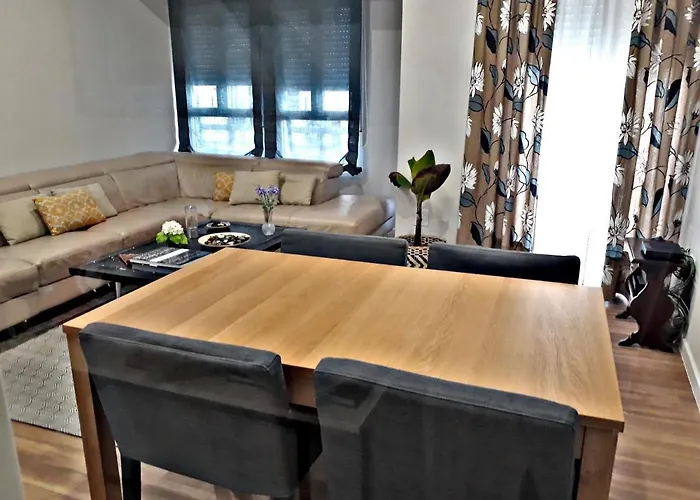 Urban El Postigo Córdoba