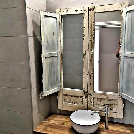 Urban El Postigo קורדובה